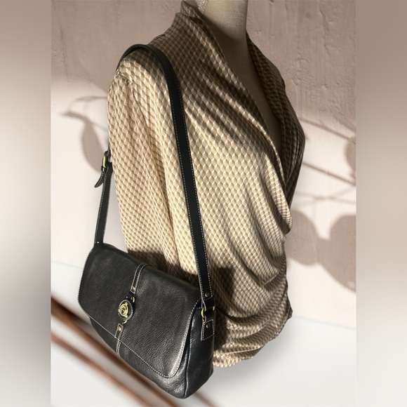 Beautiful Black Etienne Aigner Geniune Leather Shoulder Bag 🌻 - Picture 1 of 14